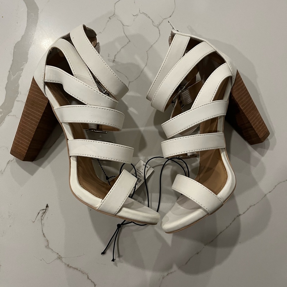 Express women white heels Brand New Size 10
